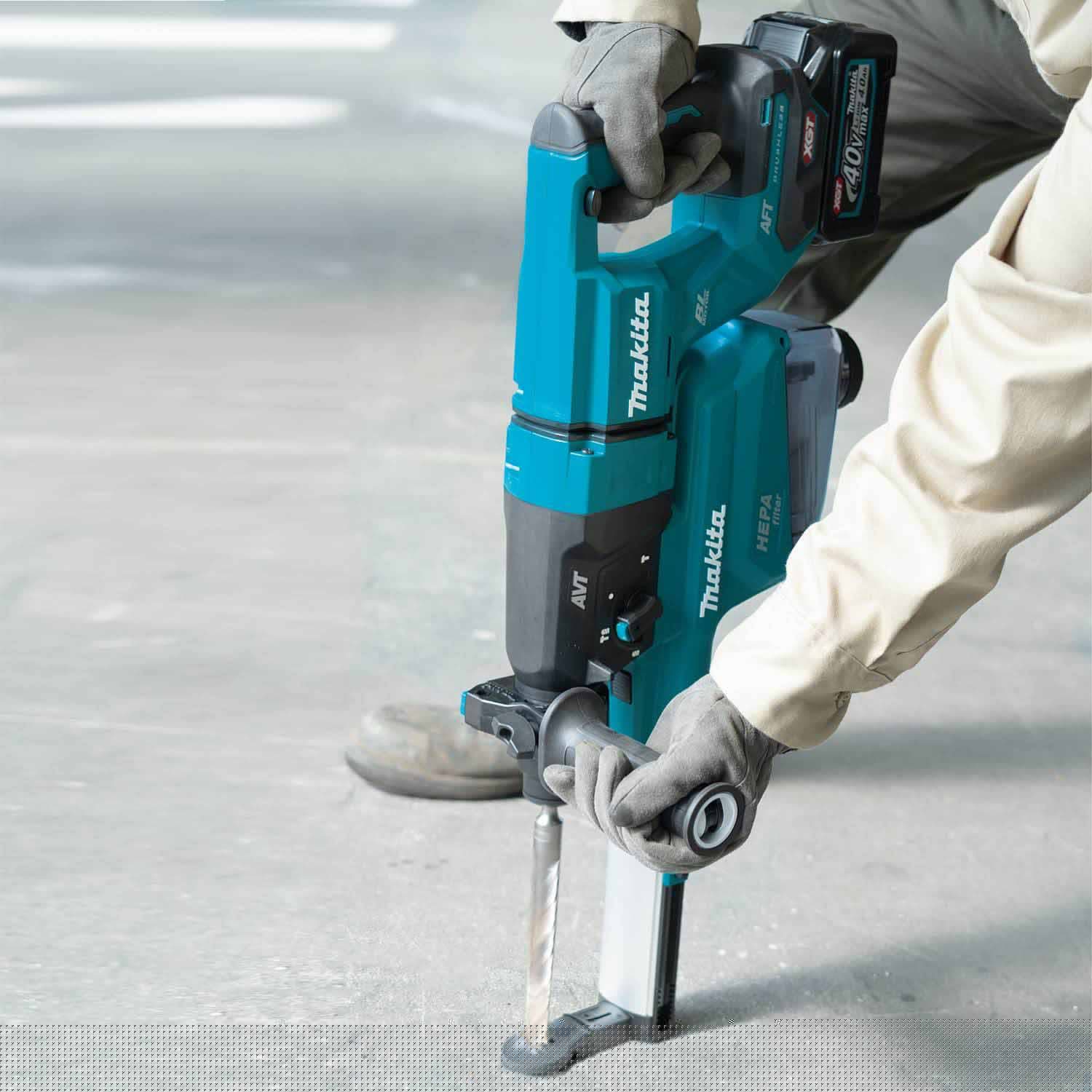 Makita GRH07M1W 40V max XGT Rotary Hammer (D-Handle) Kit w/ Dust Extractor - 10