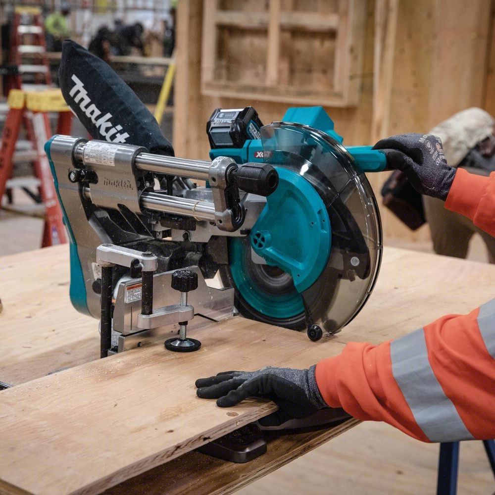 Makita GSL03M1 40V max XGT 10" Compound Miter Saw Kit - 15