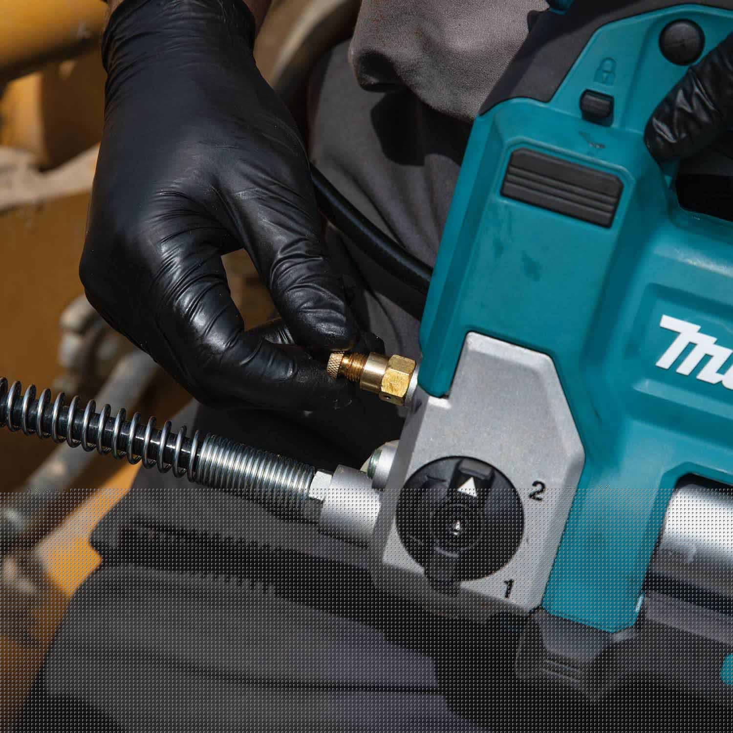 Makita XPG01S1 18V LXT® Lithium-Ion Cordless Grease Gun Kit (3.0Ah) - 3