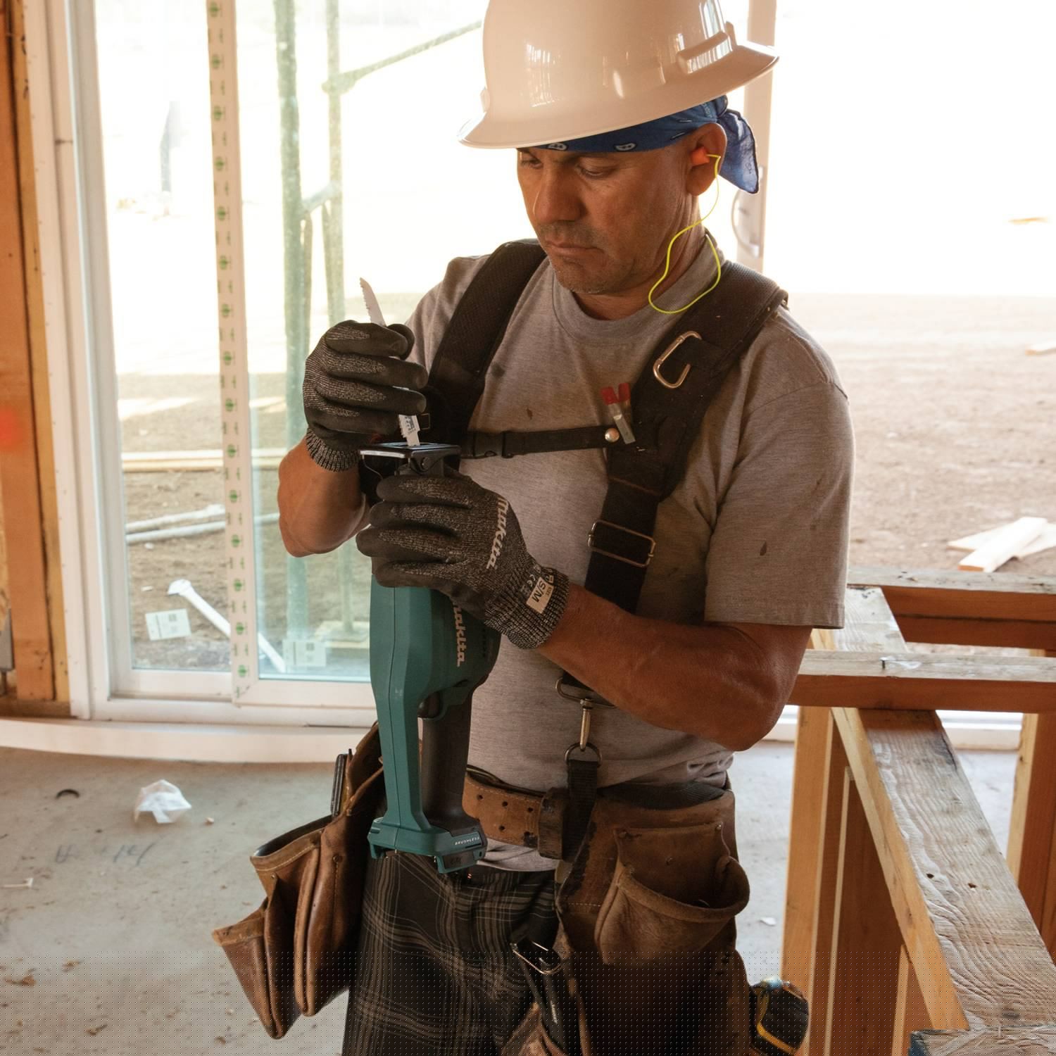Makita XRJ08Z 18V LXT Lithium-Ion Brushless Cordless Compact One-Handed Recipro Saw, Tool Only - 16