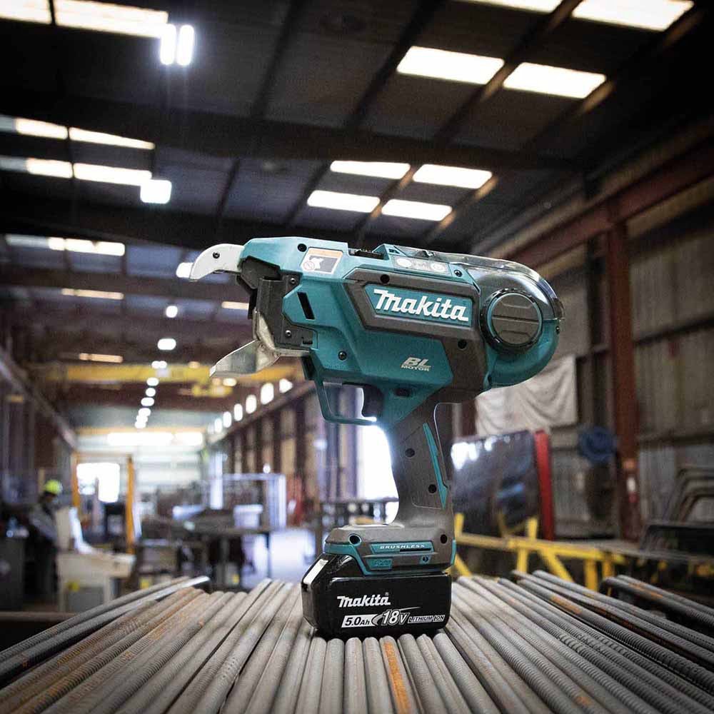 Makita XRT02TK 18V LXT Lithium-Ion Brushless Cordless Deep Capacity Rebar Tying Tool Kit (5.0Ah) - 12