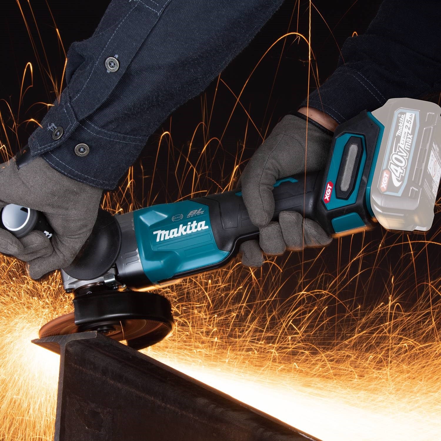 Makita GAG03Z 40V max XGT® 4-1/2” / 5" Paddle Switch Angle Grinder - 4