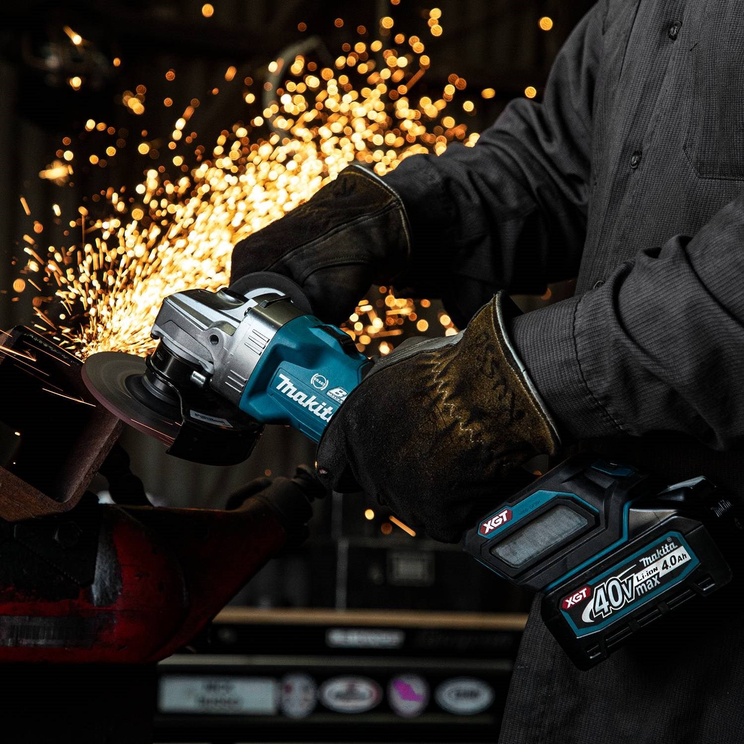 Makita GAG04M1 40V max XGT® 4-1/2” / 5" Angle Grinder Kit - 6