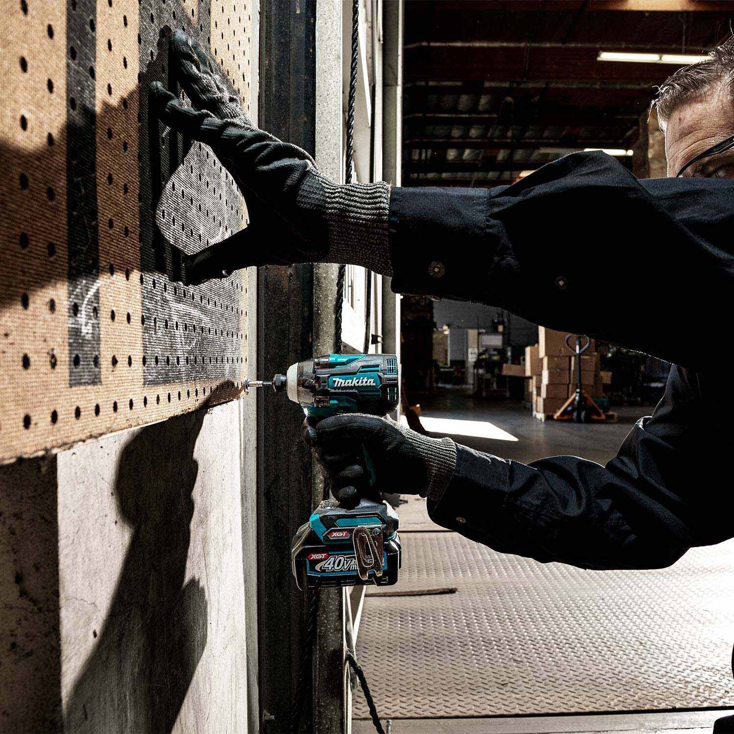 Makita GDT04D 40V max XGT Brushless High Torque 4-Speed Impact Driver Kit (2.5Ah Batteries) - 16