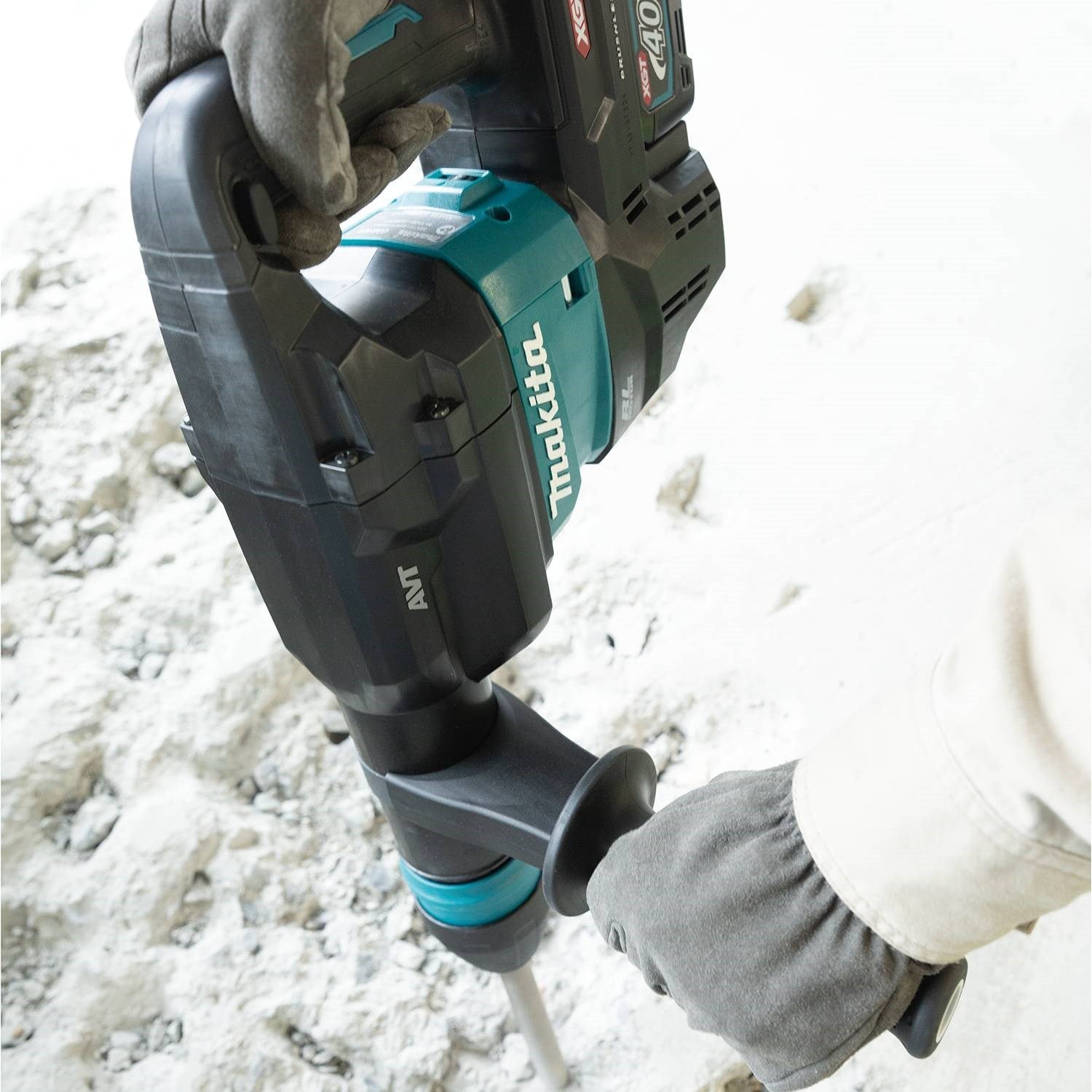 Makita GMH01M1 40V max XGT® 15 lb. AVT® Demolition Hammer Kit - 14