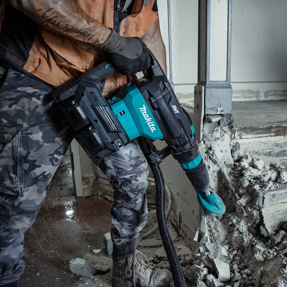 Makita GMH02PM 80V max (40V max X2) XGT 28 lb. AVT® Demolition Hammer Kit - 28