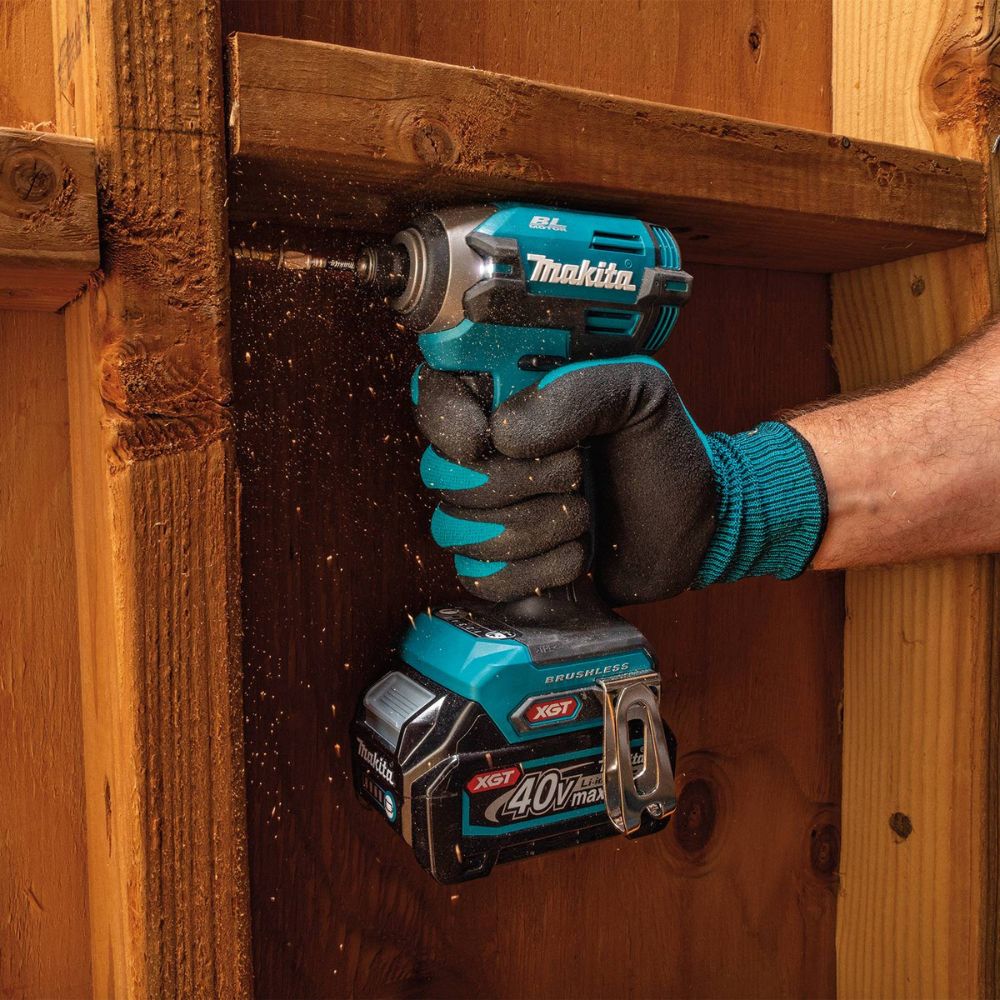 Makita GT201M1D1 40V max XGT Brushless Cordless 2-Pc. Combo Kit (2.5Ah/4.0Ah) - 21