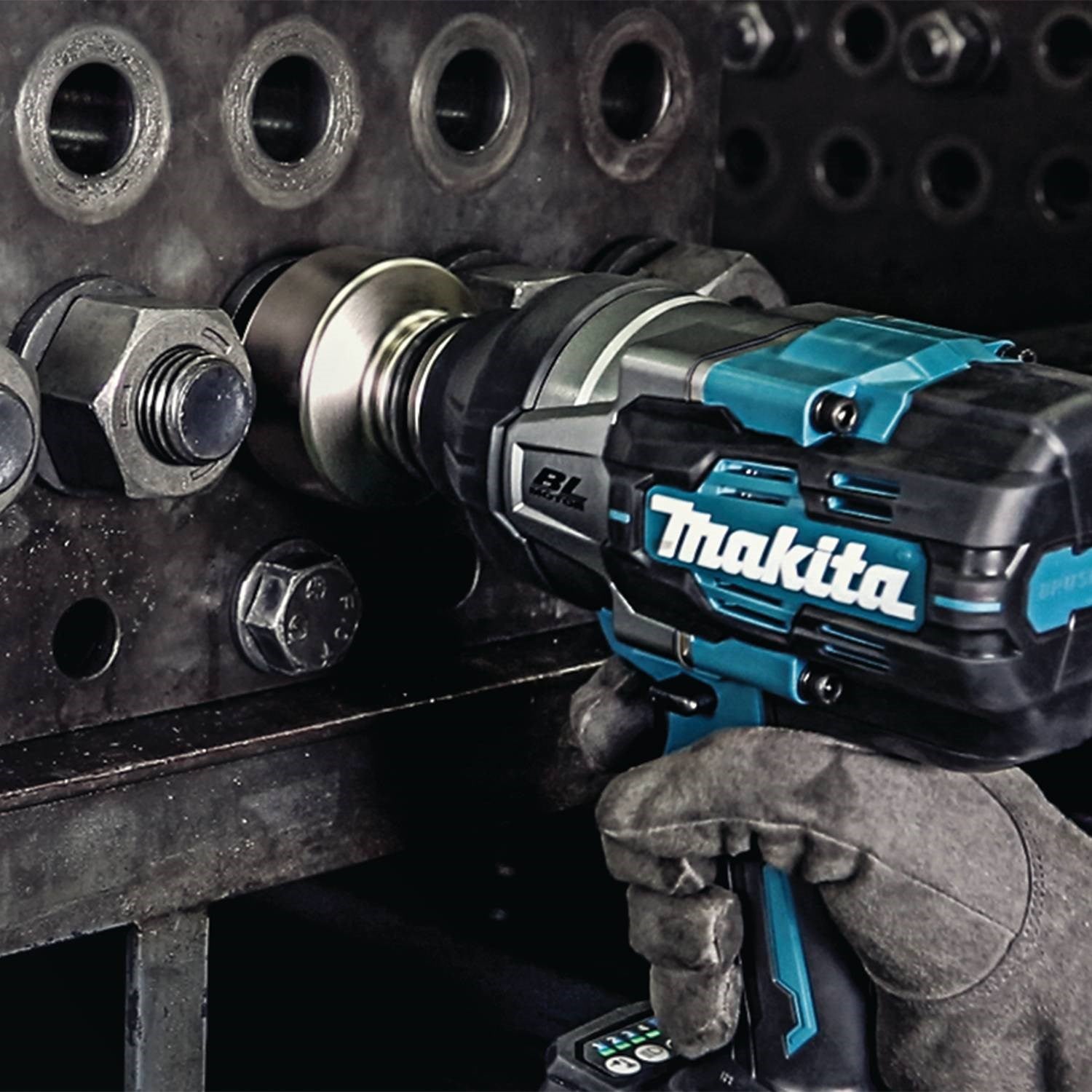 Makita GWT01D 40V max XGT® Impact Wrench Kit - 10