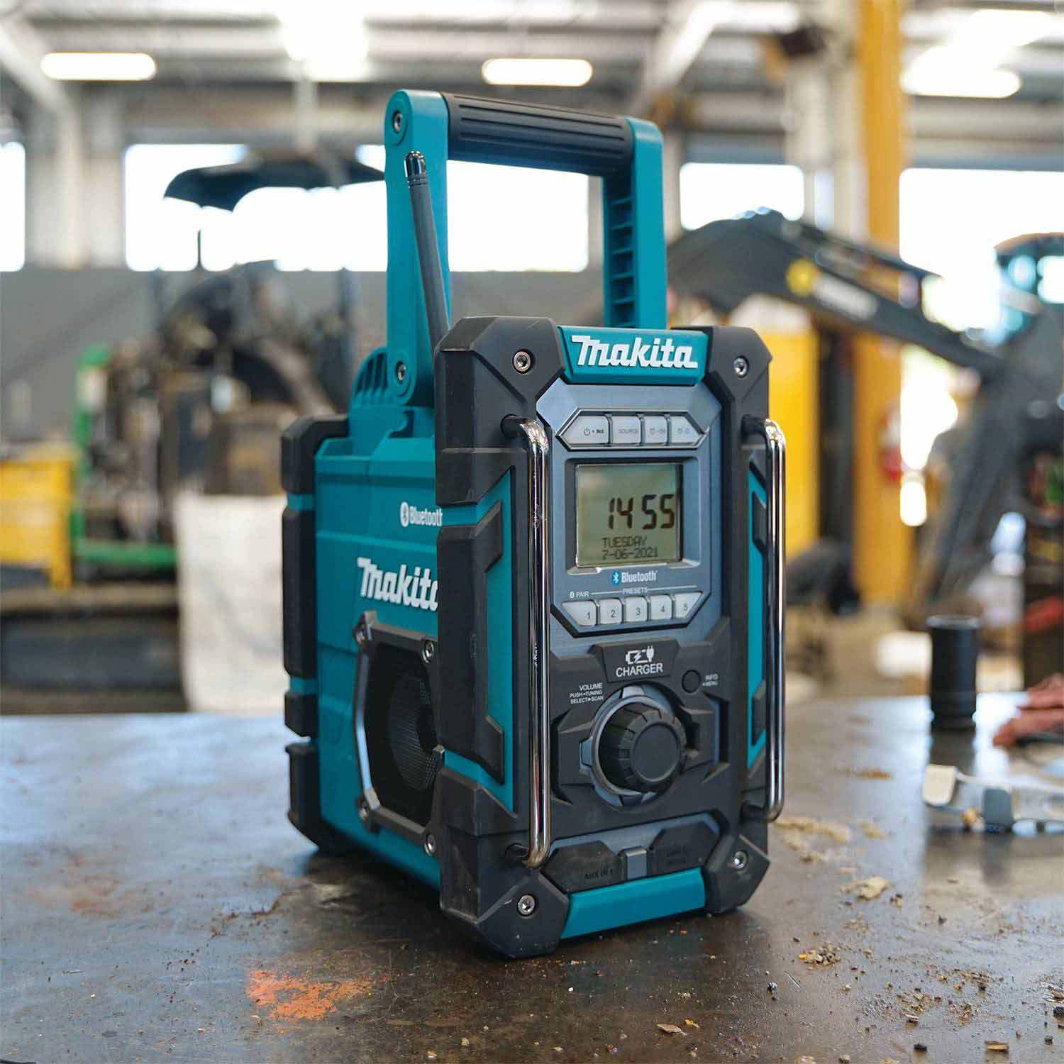 Makita XRM10 18V LXT® / 12V max CXT Job Site Charger / Radio, Tool Only - 6