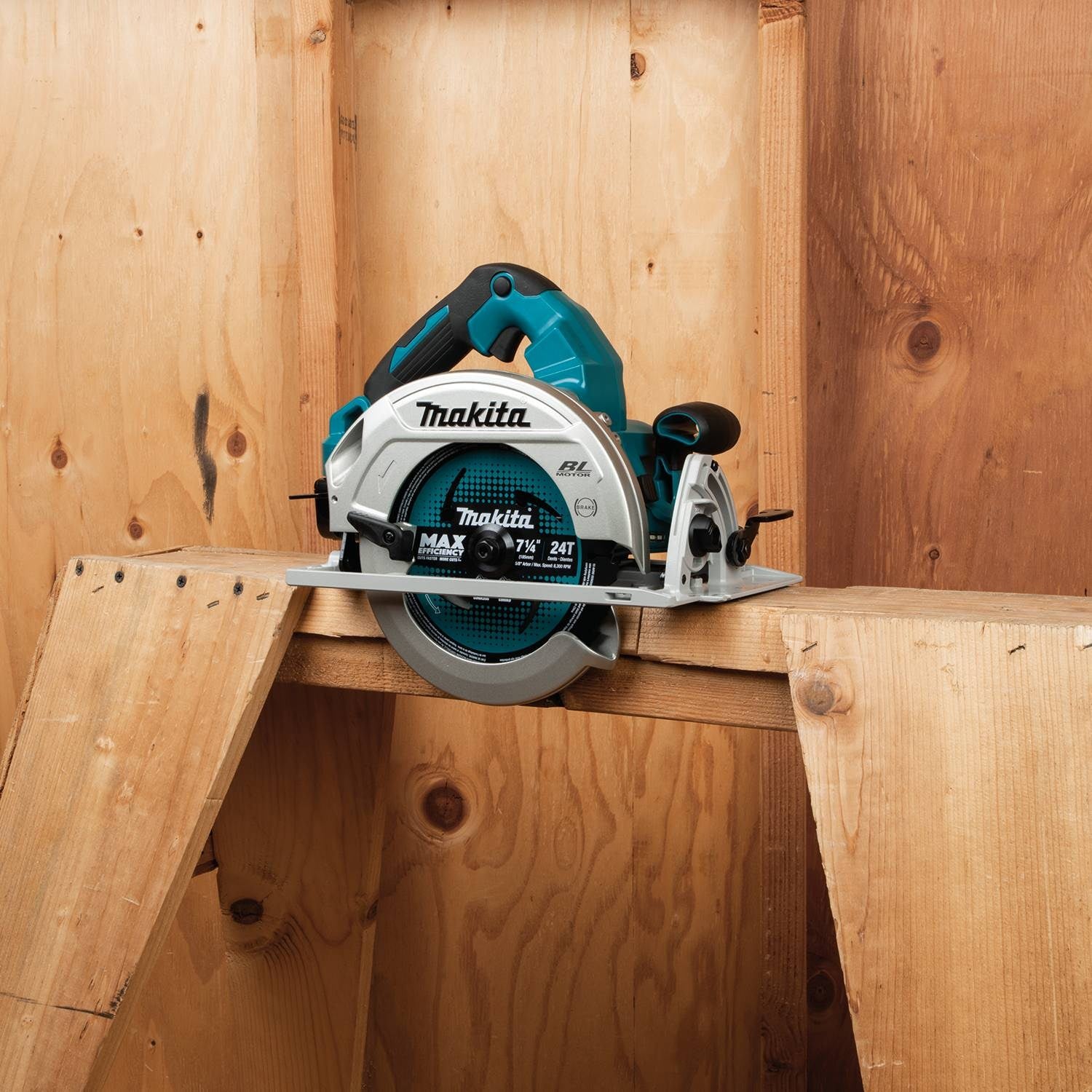 Makita XSH06PT 18V X2 LXT Lithium-Ion (36V) Brushless 7-1/4" Circular Saw - 9