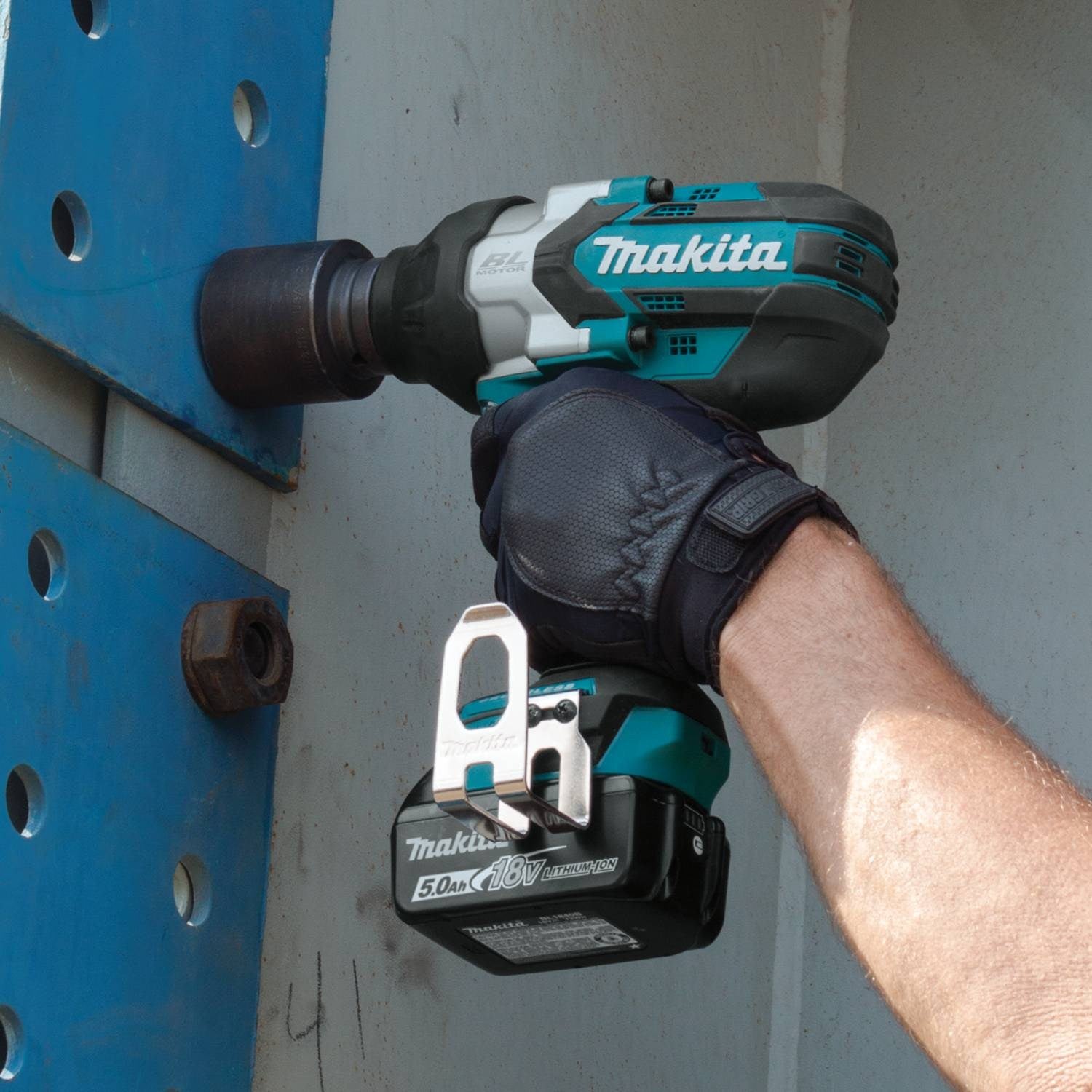 Makita XWT07T 18V LXT Li-Ion Brushless Cordless 3/4" Square Impact Wrench Kit, Friction Ring 5.0 Ah - 5