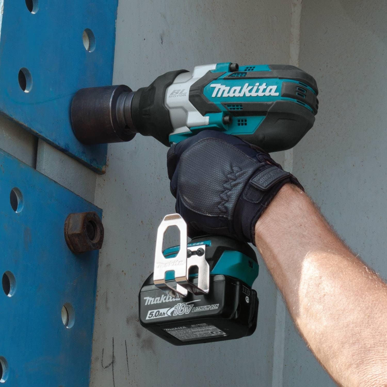 Makita XWT07T 18V LXT Li-Ion Brushless Cordless 3/4" Square Impact Wrench Kit, Friction Ring 5.0 Ah - 5