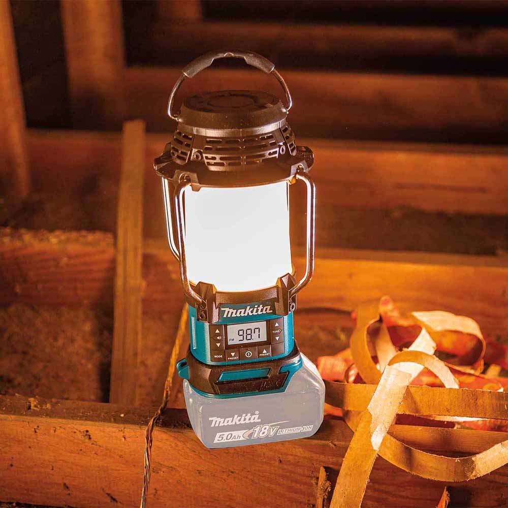 Makita XRM12 18V LXT Lithium-Ion Cordless Lantern with Radio, Tool Only